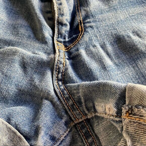 Old Navy Cuffed Boyfriend Jean Shorts, Size 6 - Picture 7 of 7